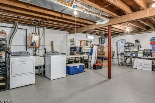 33 Harrison St, Clark NJ  07066-3213 exterior