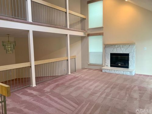 143 Linda Ln, Edison NJ 08820-4509 exterior