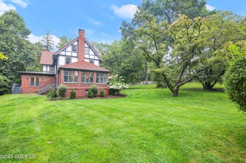 30 Brookridge Dr, Greenwich CT 06830-4830 exterior