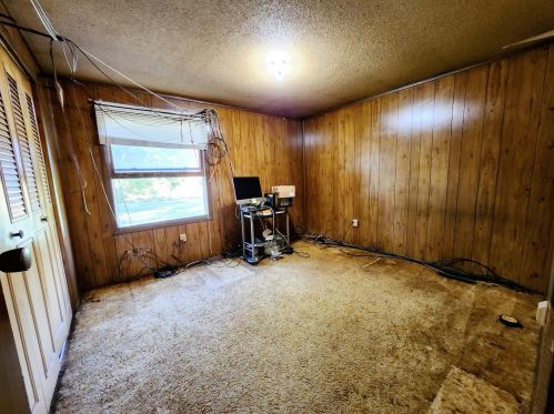 9101 18 Mile Rd, Cedar Springs MI 49319-9746 exterior