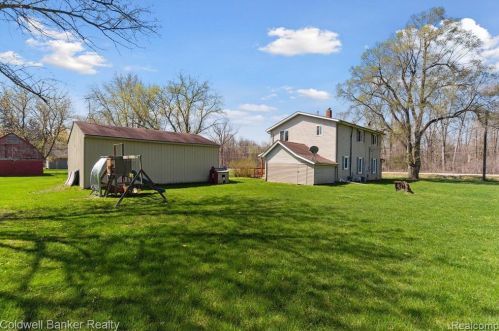 1787 Sashabaw Rd, Brandon MI  48462-9163 exterior