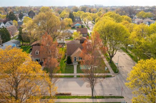 2403 81, Milwaukee WI 53213-1012 exterior