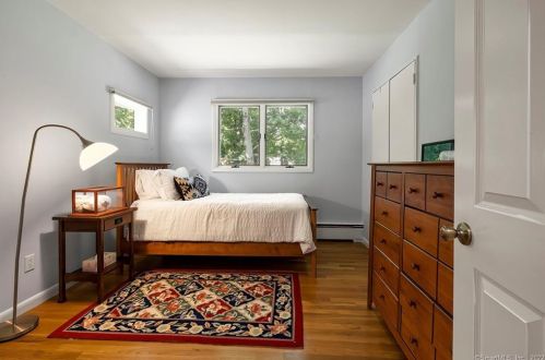 47 Nursery St, Norwalk CT 06850-1707 exterior