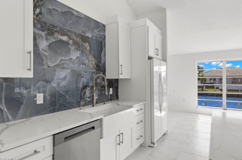 454 Flamingo Ave, Naples FL 34108-2111 exterior