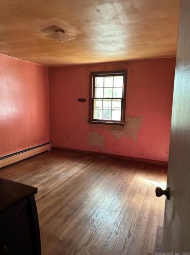 15 Rood Ave, Windsor, CT 06095-3729