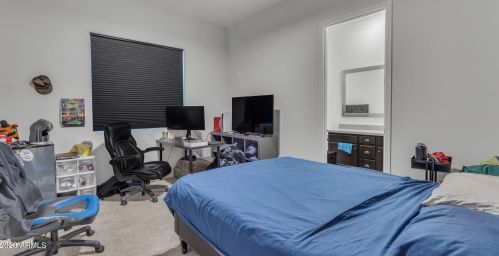 8513 22 Dr, Phoenix AZ 85041-7712 exterior