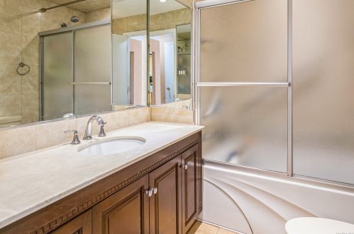 722 Eagle Dr, Valley Stream NY  11581-3540 exterior