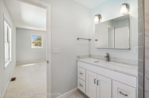 502 Brunswick Dr, Dewitt MI 48820-9189 exterior