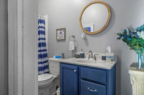 514 Kalamazoo St, Paw Paw MI 49079-1130 exterior