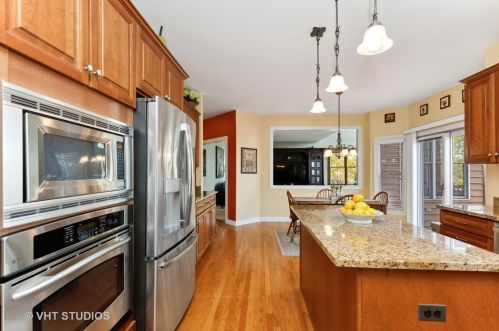 1026 Wedgewood Dr, Bull Valley IL 60014-6976 exterior