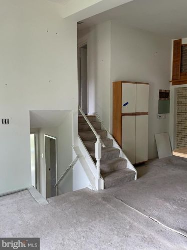 4000 Javins Dr, Alexandria VA  22310-2037 exterior