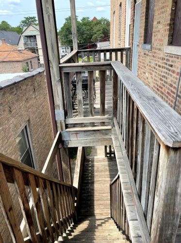 1707 66th St, Chicago IL 60629-5609 exterior