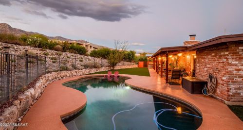 6101 Camino De Santa Valera, Tucson AZ  85718-3722 exterior