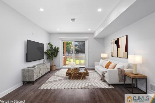 3807 Birchwood Ct, New Brunswick, NJ 08902-3908