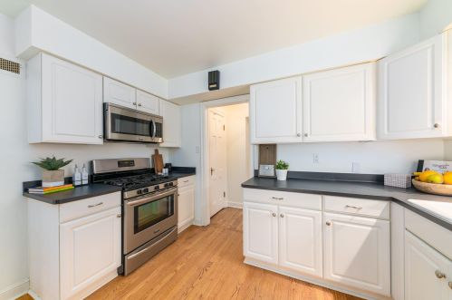 2128 93, Milwaukee WI 53226-2608 exterior