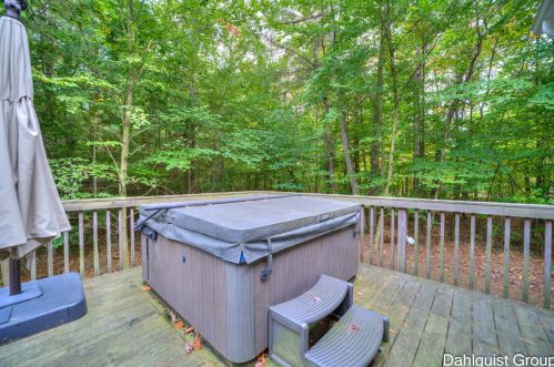 1626 Orshal Rd, Meskegon MI 49445-8804 exterior