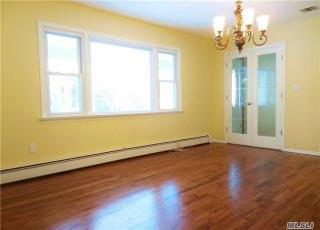 260 Old Country Rd, Huntington Station NY  11747-2730 exterior