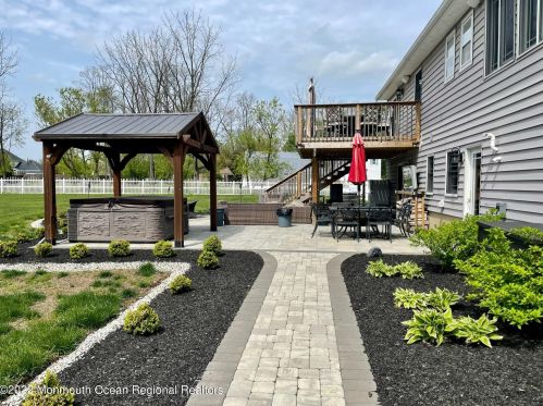 94 Jackson Ml Rd, East Freehold NJ 07728-8057 exterior