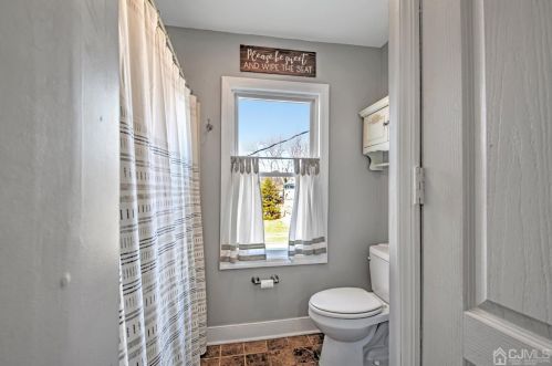 535 Front St, Green Brook NJ  08812-1009 exterior