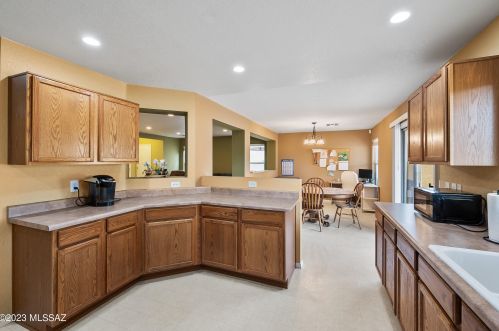 6931 Harrier Loop, Tucson AZ  85756-8614 exterior