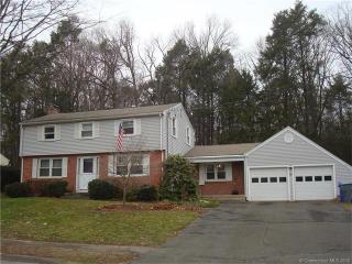 31 Oakwood St, Enfield, CT 06082-2716
