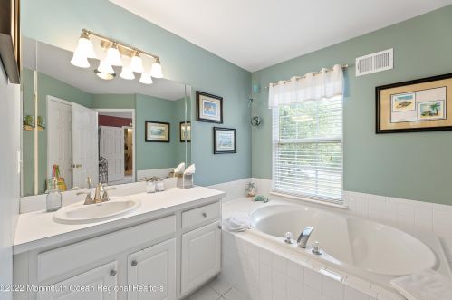 15 Calvary Ct, Jackson Twp NJ 08527-4833 exterior