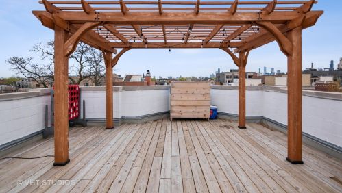 1536 Artesian Ave, Chicago IL  60622-1750 exterior