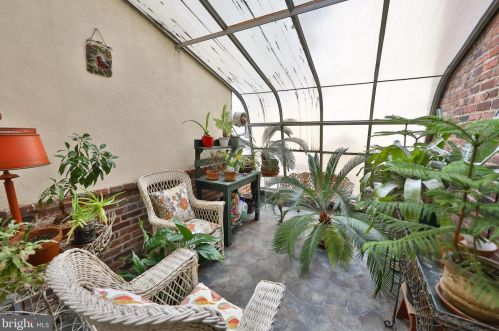 302 2nd St, Philadelphia PA 19148-1945 exterior