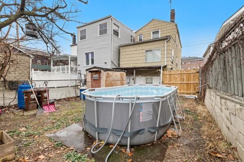 1506 Crosby Ave, Bronx NY 10461-4901 exterior