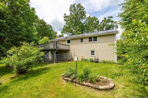 14 Loren Cir, Windsor CT 06095-1011 exterior