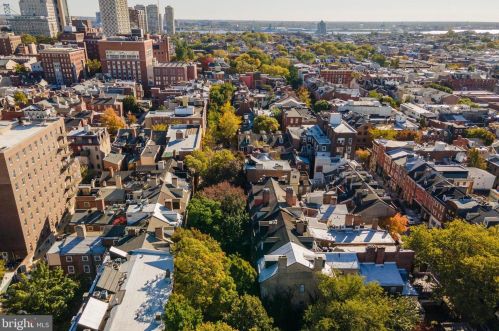 1016 Clinton St, Philadelphia PA 19107-6017 exterior