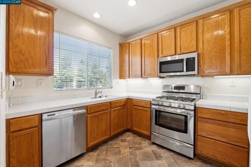 162 Crescent Plz, Concord CA 94523-5504 exterior