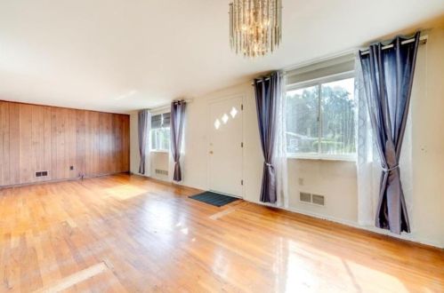 522 Barbara Dr, Pittsburgh PA  15227-4404 exterior