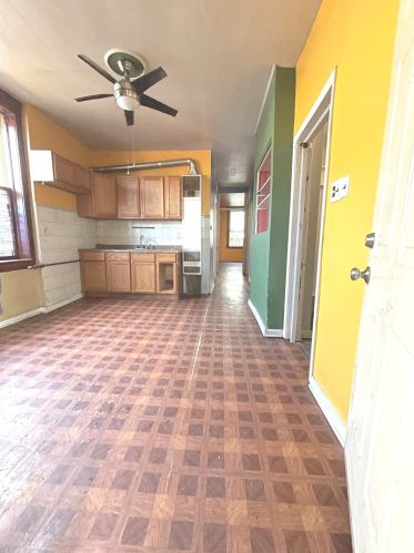 2420 Sawyer Ave, Chicago IL 60647-2541 exterior