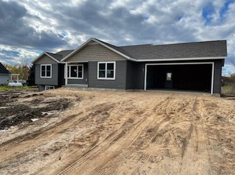 14707 Aveinida Dr, Cedar Springs, MI 49319-8366