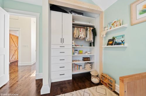 1733 Hoyne Ave, Chicago IL 60647-5541 exterior