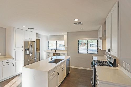 2928 18 Ave, Phoenix AZ 85015-5247 exterior