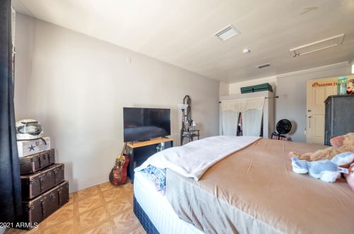 2320 40 Ave, Phoenix AZ 85009-4025 exterior