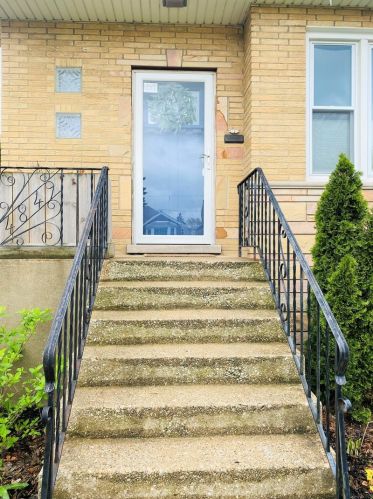 4849 Waveland Ave, Chicago, IL 60641-3517