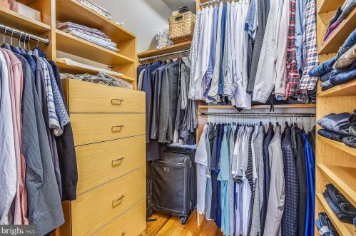 9104 Fls Chapel Way, Rockville MD 20854-2455 exterior