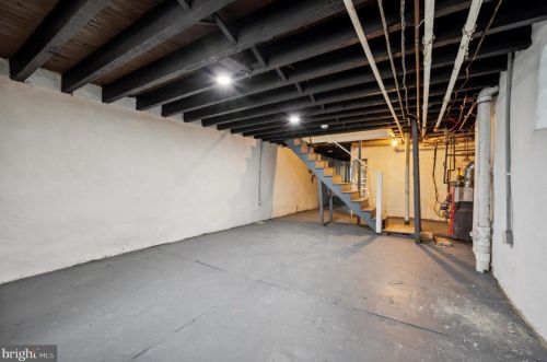 6937 19 St, Philadelphia PA 19146-2936 exterior