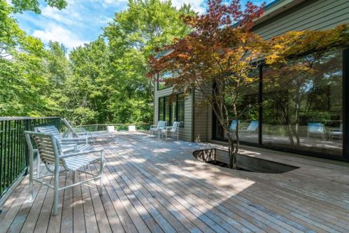 21 Whipstick Rd, Wilton, CT 06897-1228