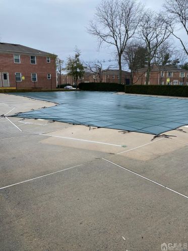 66 Fox Rd, Edison NJ  08817-4946 exterior