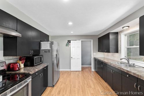 5807 124th Ave, Fennville MI  49408-9468 exterior