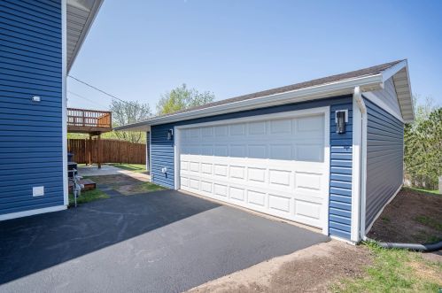 45 Deerwood St, Duluth MN 55811-3439 exterior