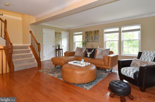 7458 Gadsby Sq, Alexandria VA 22315-5288 exterior