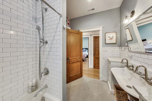 4727 Artesian Ave, Chicago IL 60645-5302 exterior