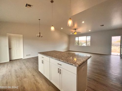 36696 Calle Diamante, Tucson AZ  85739-1323 exterior