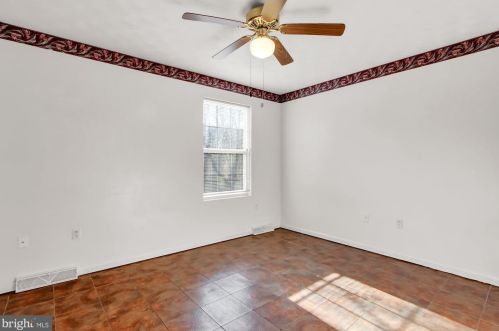 232 Breezewood Dr, Hanover PA 17331-7926 exterior