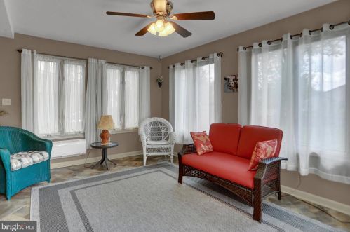 181 Primrose Ln, Hanover PA 17331-5211 exterior